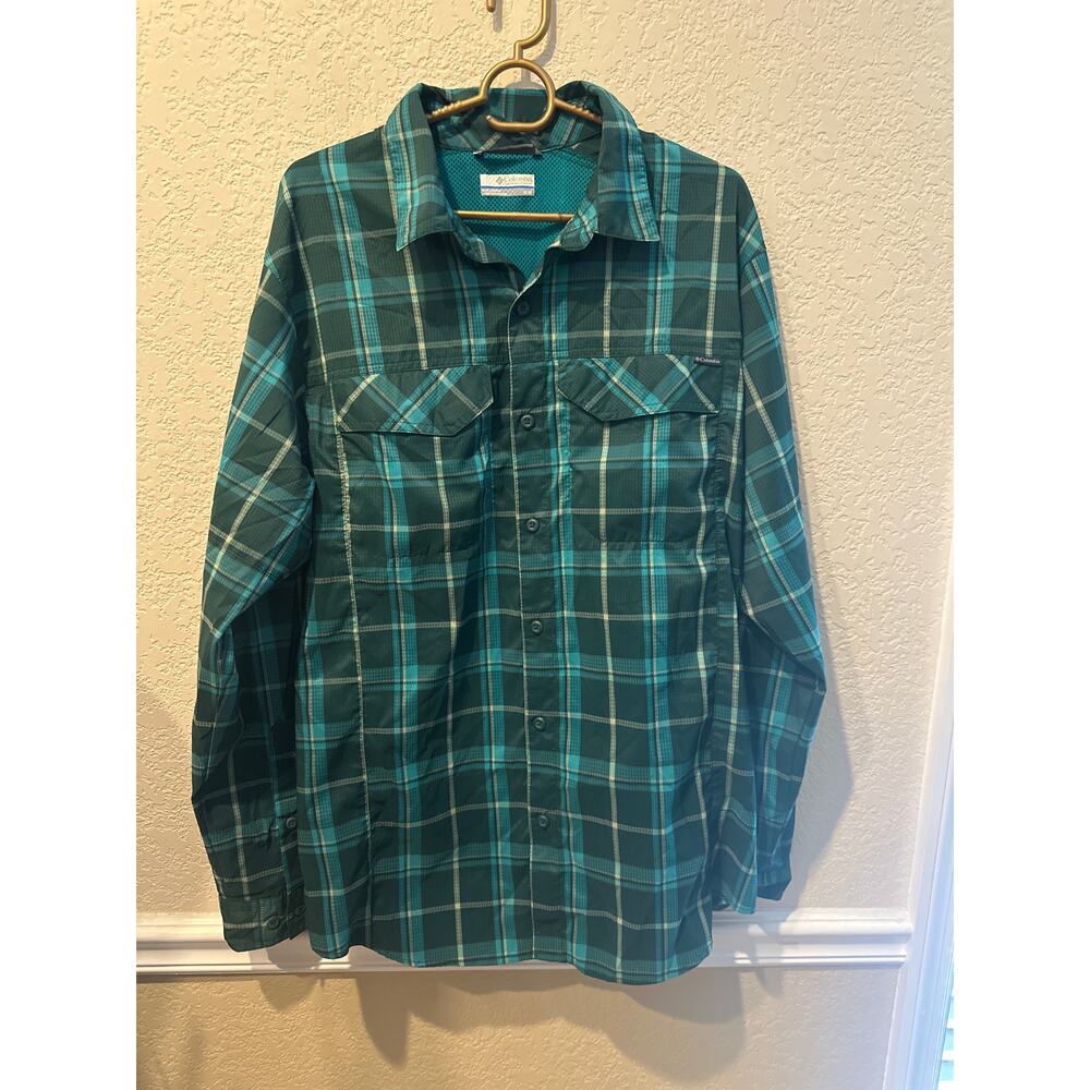 Men’s Columbia Breathable Green Plaid Shirt. Size Medium